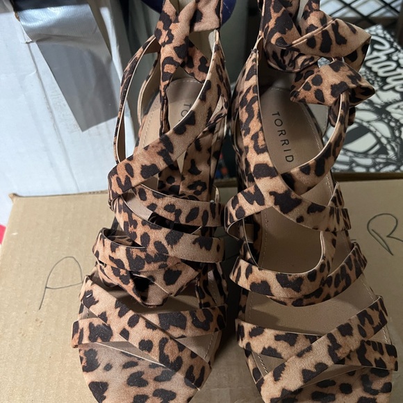 Torrid Wedges - Picture 2 of 4